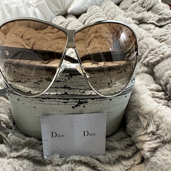 🌻🔥Christan Dior sunglasses - Picture 5 of 13
